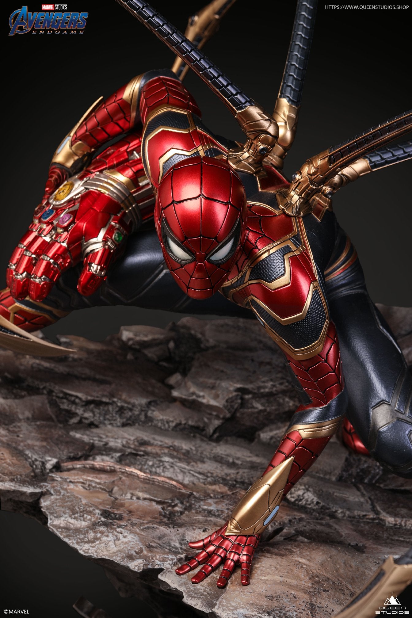 Queen Studios Iron Spider-Man 1/4 Scale Statue (Deluxe Version)