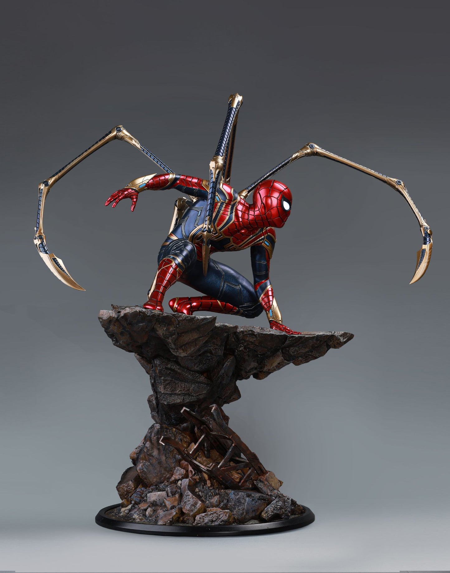 Queen Studios Iron Spider-Man 1/4 Scale Statue (Deluxe Version)