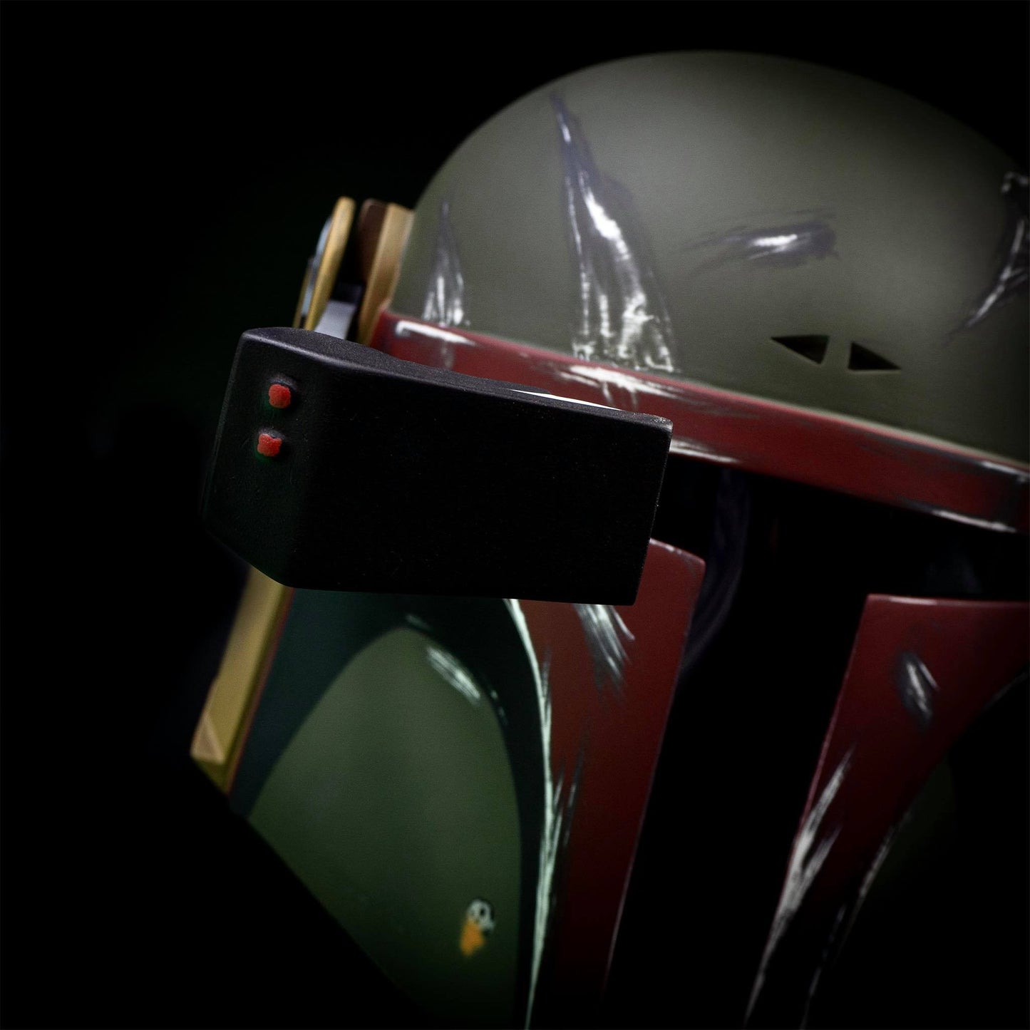 Green Hunter Life-Size Collectable Helmet (Battle Damaged)