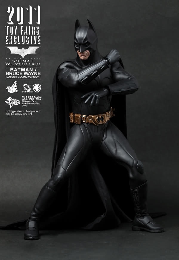 Hot Toys Batman Begins - Batman/ Bruce Wayne (Batsuit Begins Version) MMS155