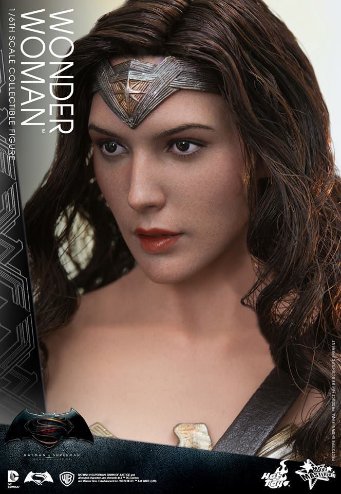 Hot Toys Batman v Superman: Dawn of Justice - Wonder Woman MMS359