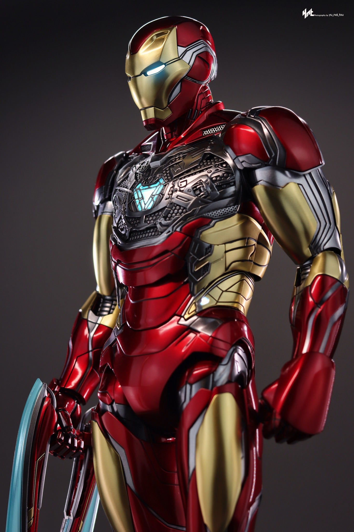 Hot Toys Avengers Campus - Iron Man Mark LXXX (Regular Edition) 1:6 Scale Collectible Figure CMS018