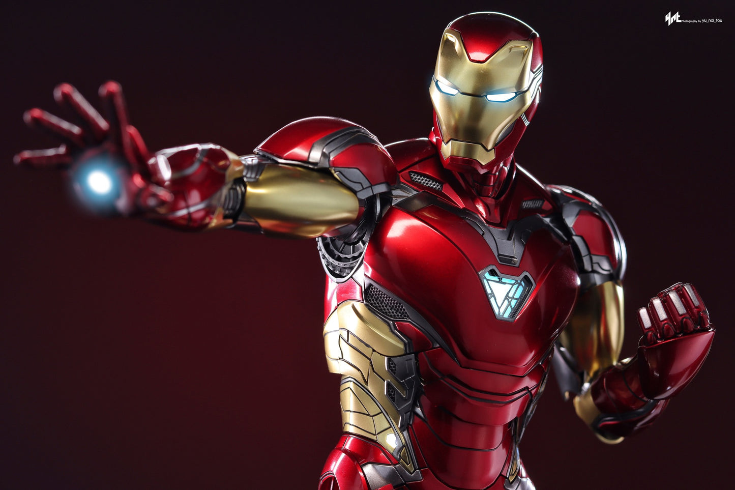 Hot Toys Avengers Campus - Iron Man Mark LXXX (Regular Edition) 1:6 Scale Collectible Figure CMS018