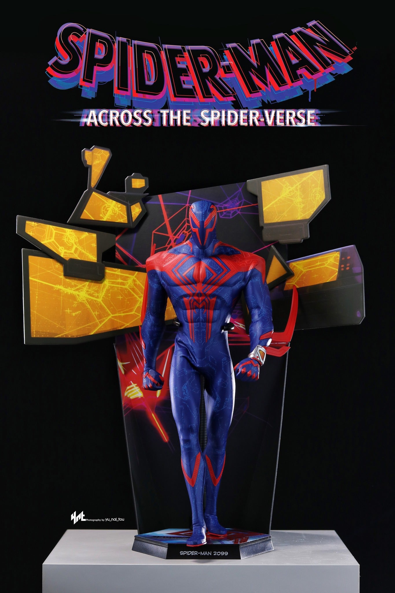 Hot Toys Spider-Man: Across the Spider-Verse - Spider-Man 2099 1:6th Scale Collectible Figure MMS711