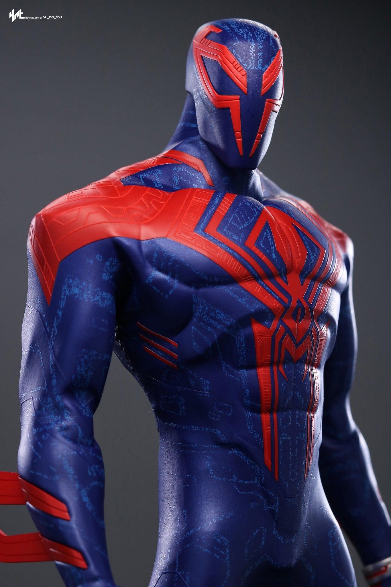 Hot Toys Spider-Man: Across the Spider-Verse - Spider-Man 2099 1:6th Scale Collectible Figure MMS711