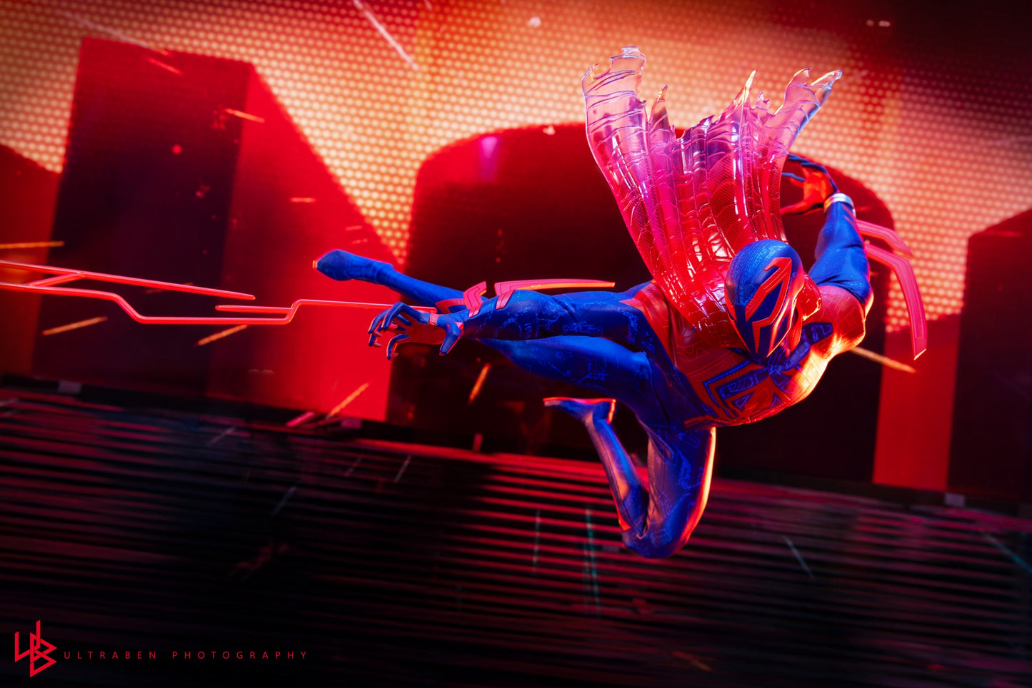 Hot Toys Spider-Man: Across the Spider-Verse - Spider-Man 2099 1:6th Scale Collectible Figure MMS711