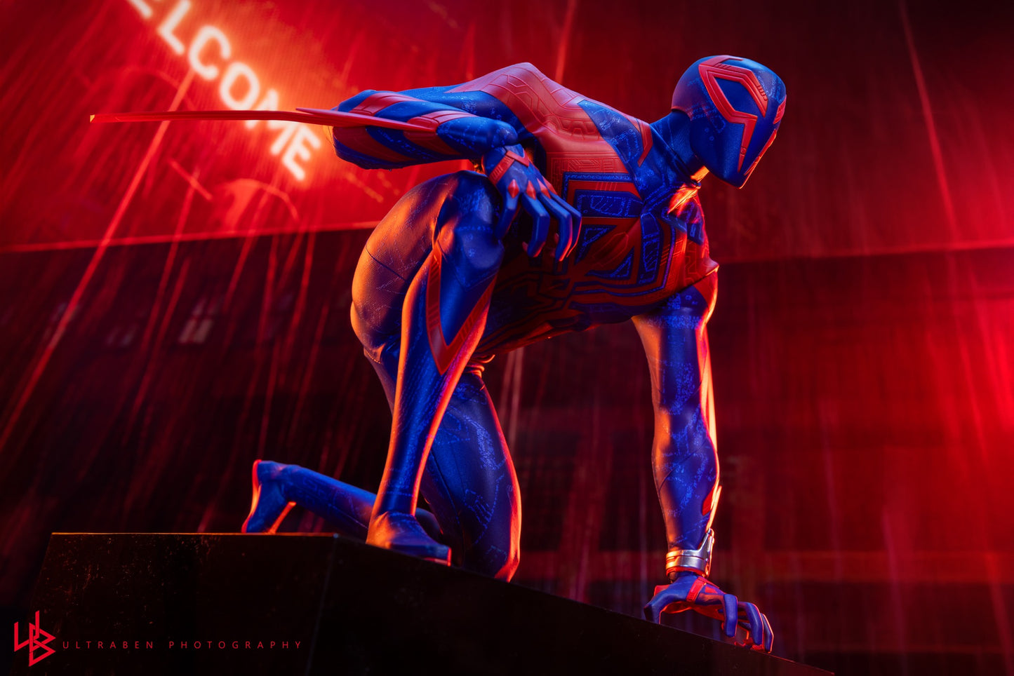 Hot Toys Spider-Man: Across the Spider-Verse - Spider-Man 2099 1:6th Scale Collectible Figure MMS711