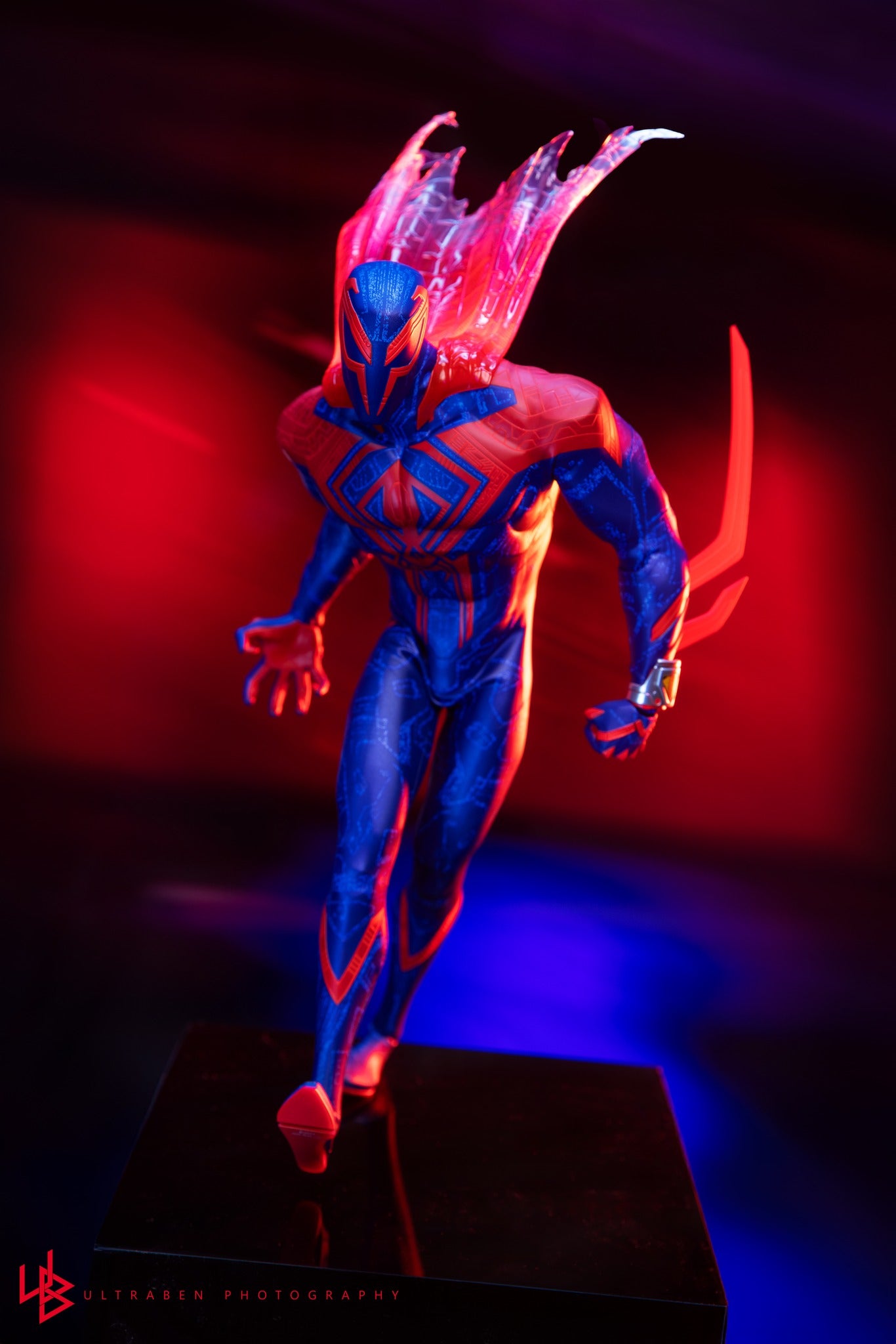 Hot Toys Spider-Man: Across the Spider-Verse - Spider-Man 2099 1:6th Scale Collectible Figure MMS711