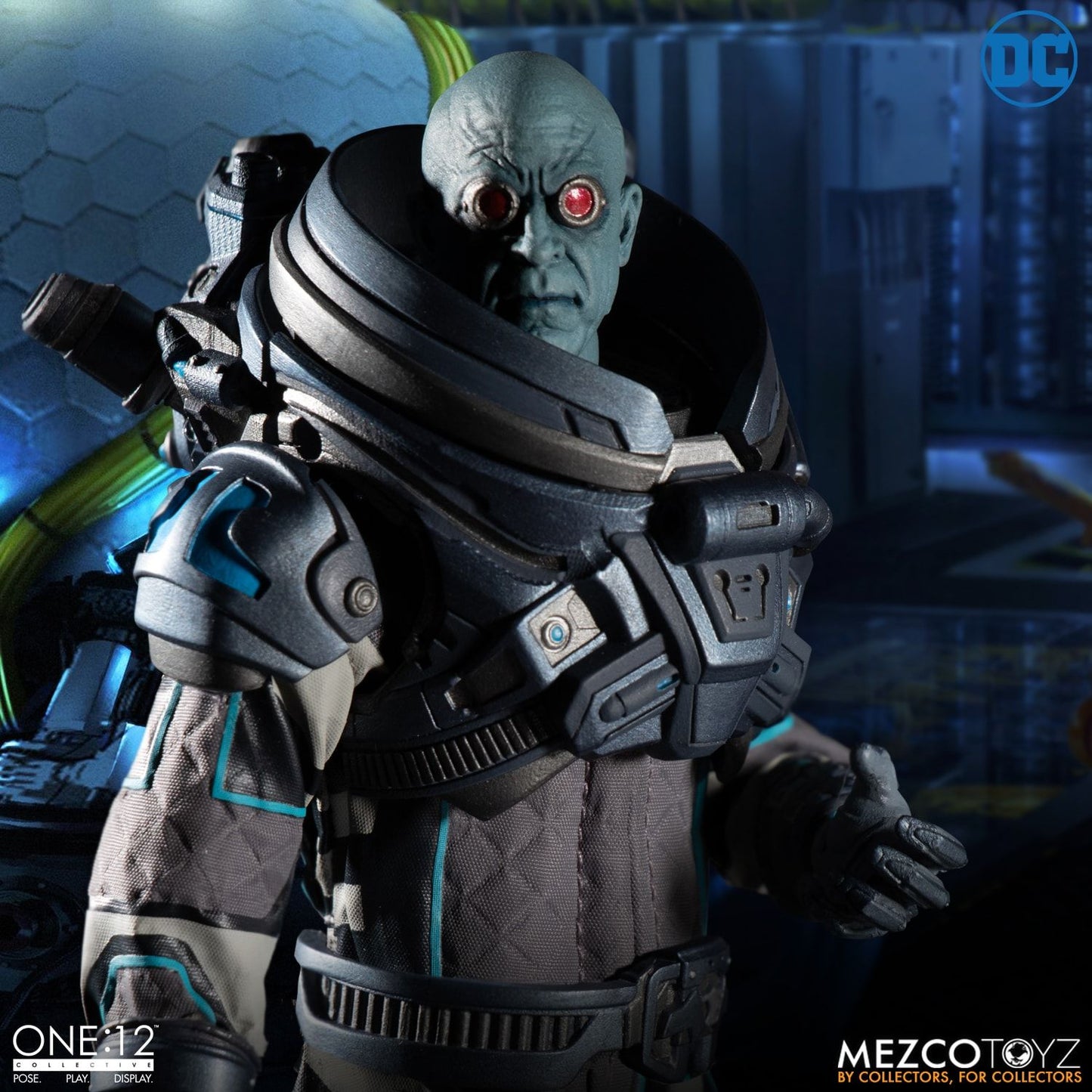 Mezco Toyz One: 12 Collective Mr Freeze Deluxe Edition