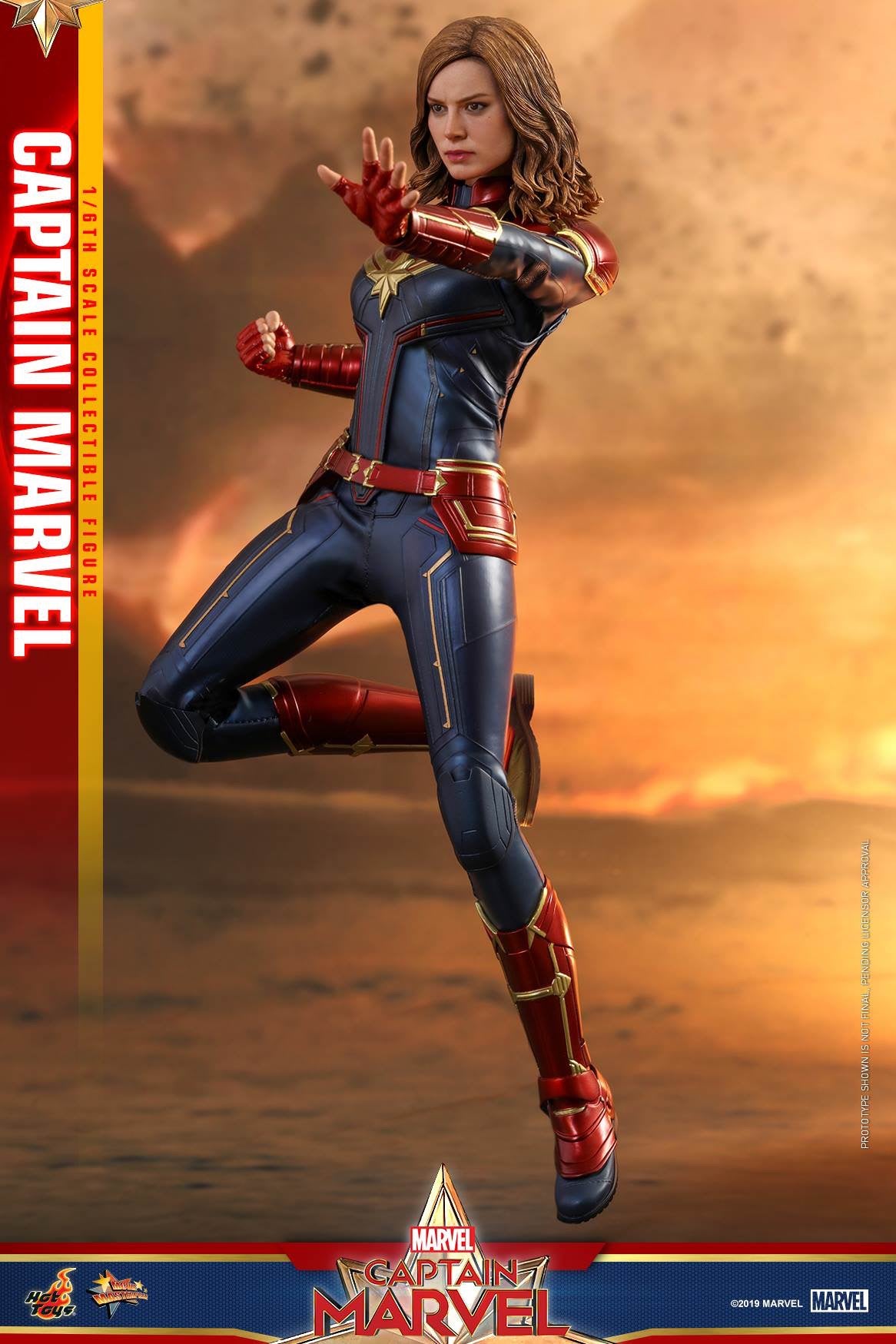 Hot Toys Captain Marvel - Captain Marvel MMS521 (Regular Edition )