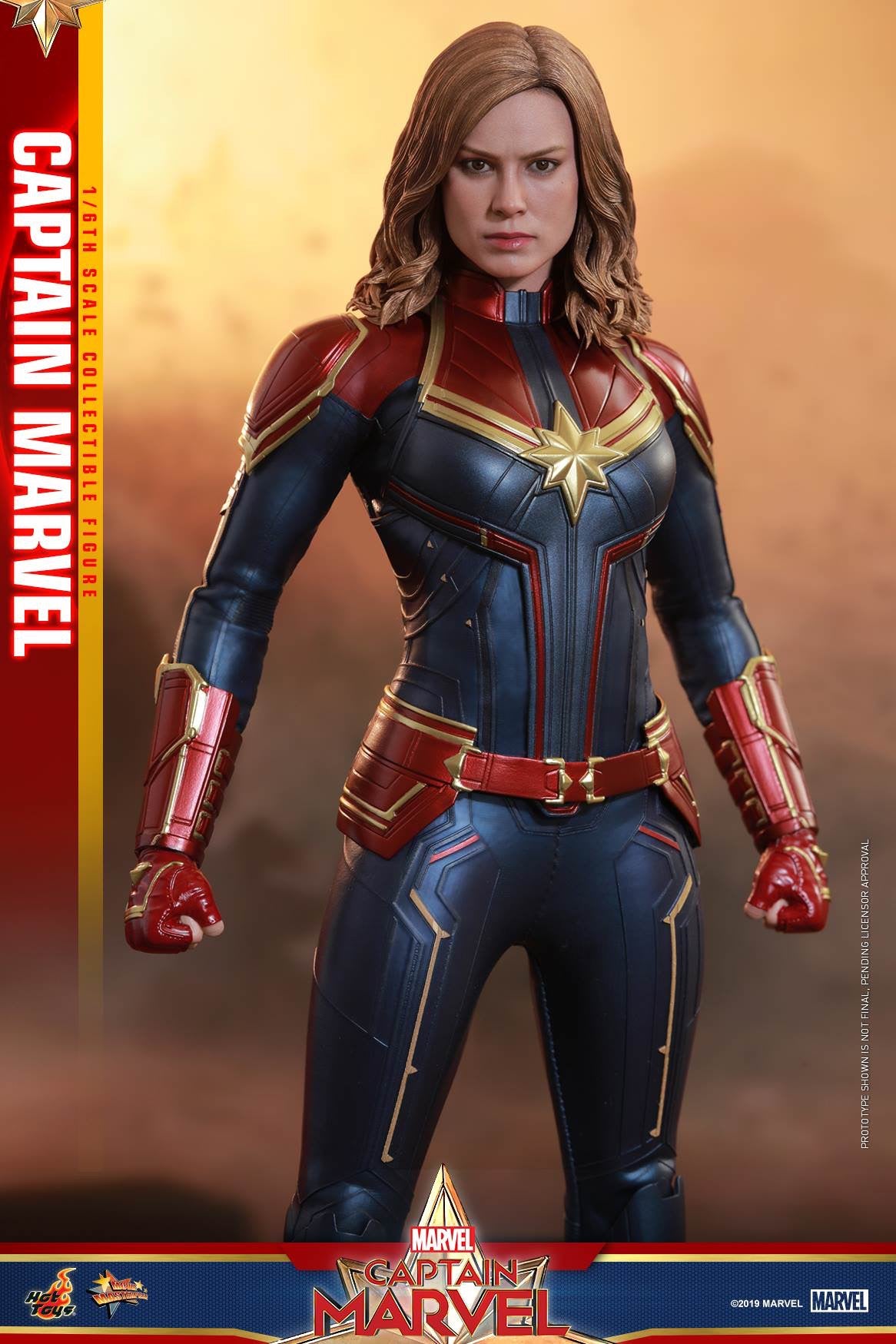 Hot Toys Captain Marvel - Captain Marvel MMS521 (Regular Edition )