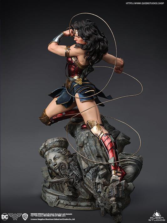 Queen Studios DC Comics 1:4 Scale Wonder Woman Statue (Two Head Sculpts + Sword &amp; Shield Edition)