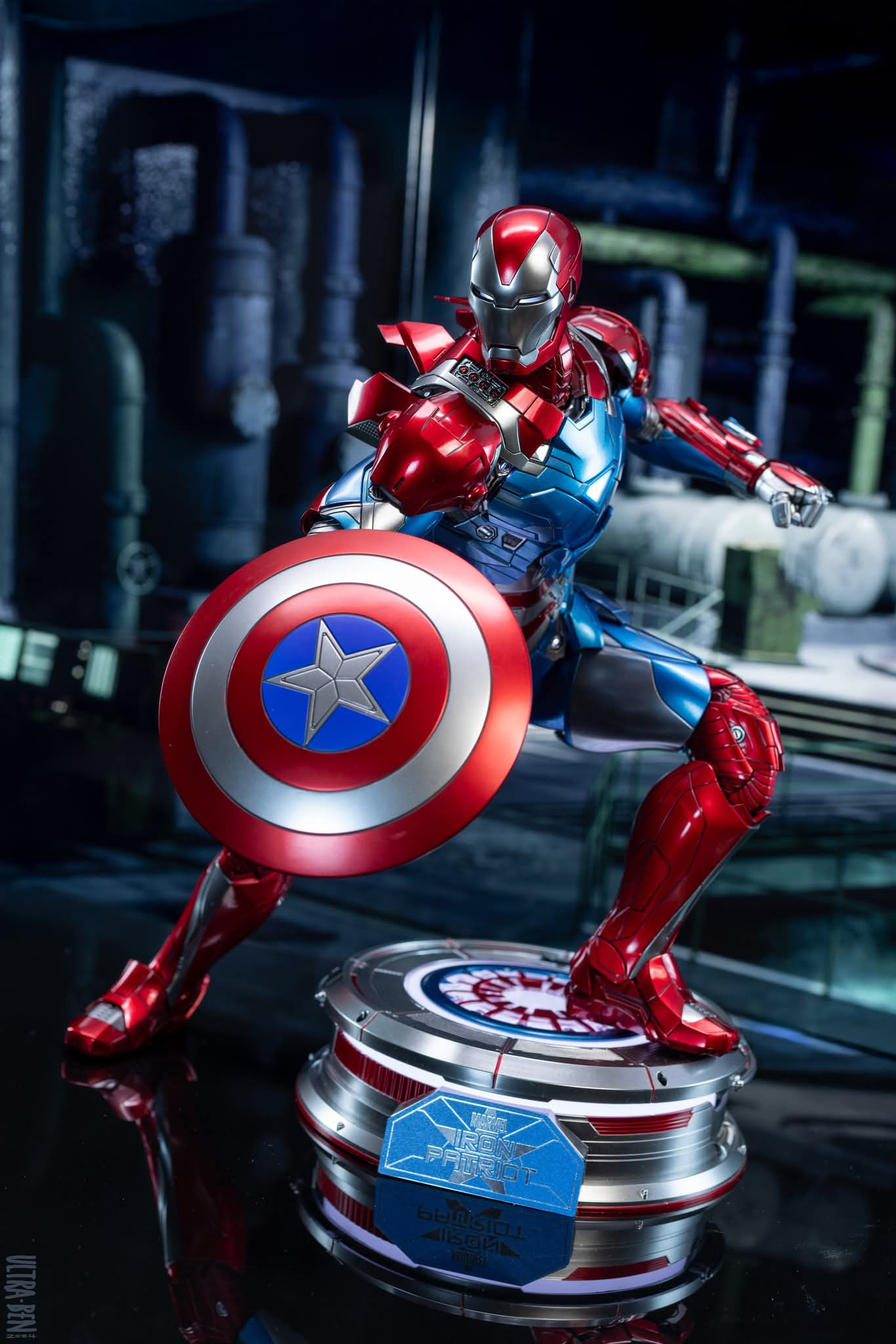 Hot Toys Marvel Comics 1:6th Scale Iron Patriot Collectible Figure CMS021D68  (Refurbished Items)