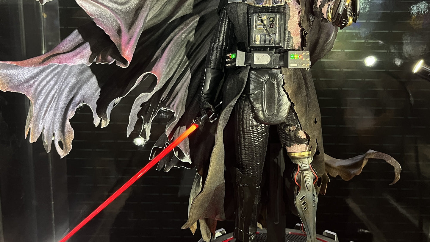 Hot Toys Star Wars™ - 1:6 Scale Darth Vader™ (Battle Damaged) Collectible Figure DX44(Without A Damaged Mask) (Regular Edition)