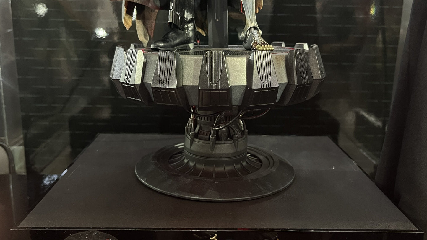 Hot Toys Star Wars™ - 1:6 Scale Darth Vader™ (Battle Damaged) Collectible Figure (Deluxe Version) (Regular Edition) DX45