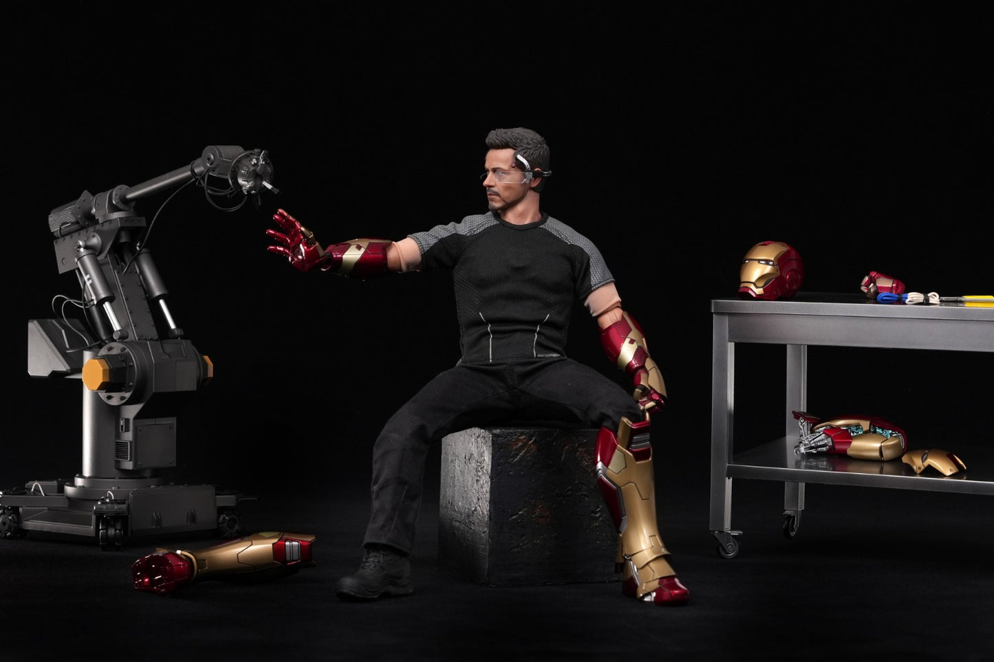 Toys Box Base Station SS008 (Suitable For 1:6 Hot Toys Iron Man /Tony Stark Figure)