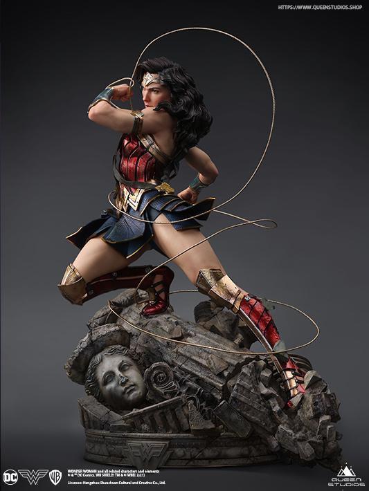 Queen Studios DC Comics 1:4 Scale Wonder Woman Statue (Two Head Sculpts + Sword &amp; Shield Edition)