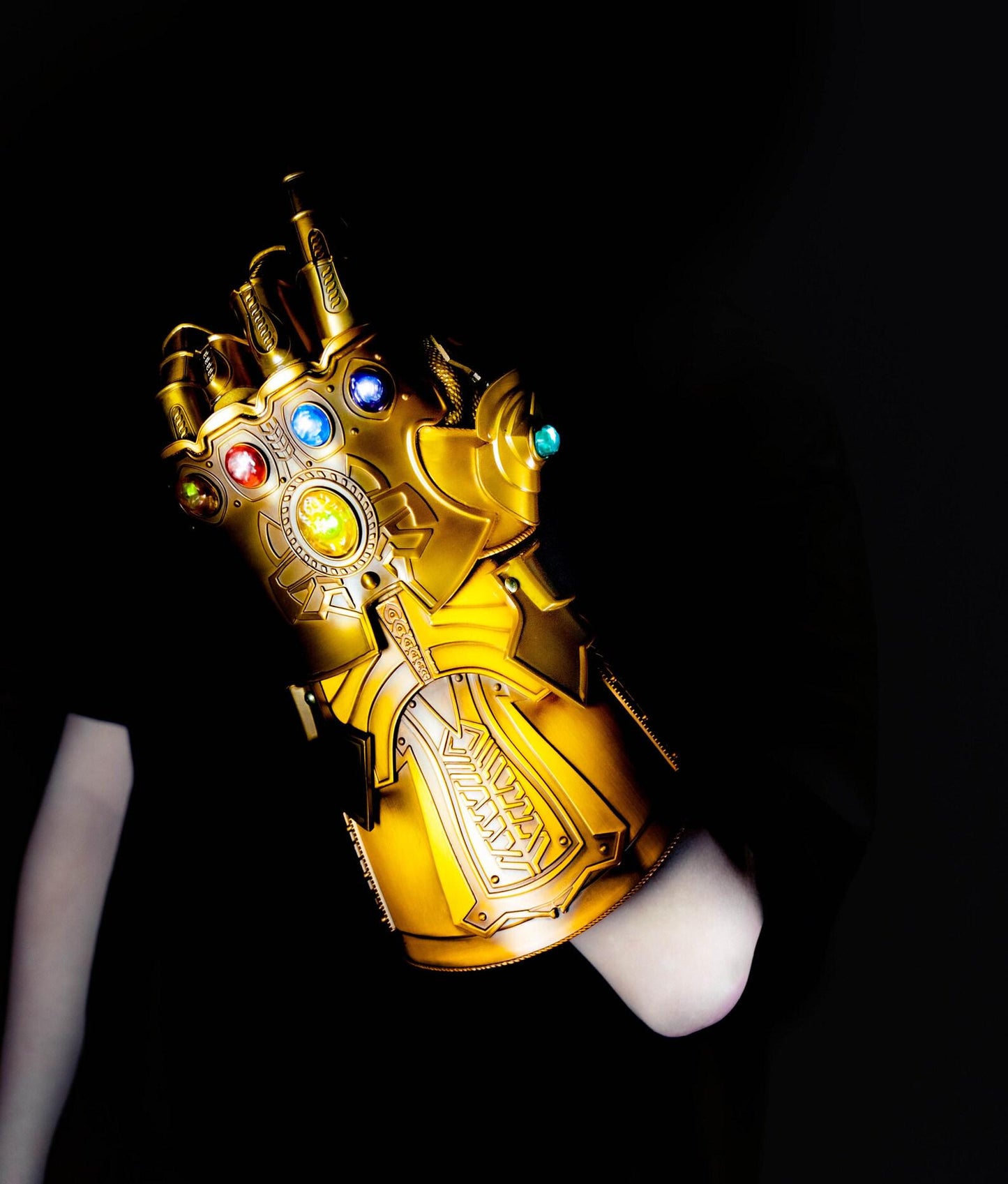 Thanos Infinity Gauntlet Life Size Collectables