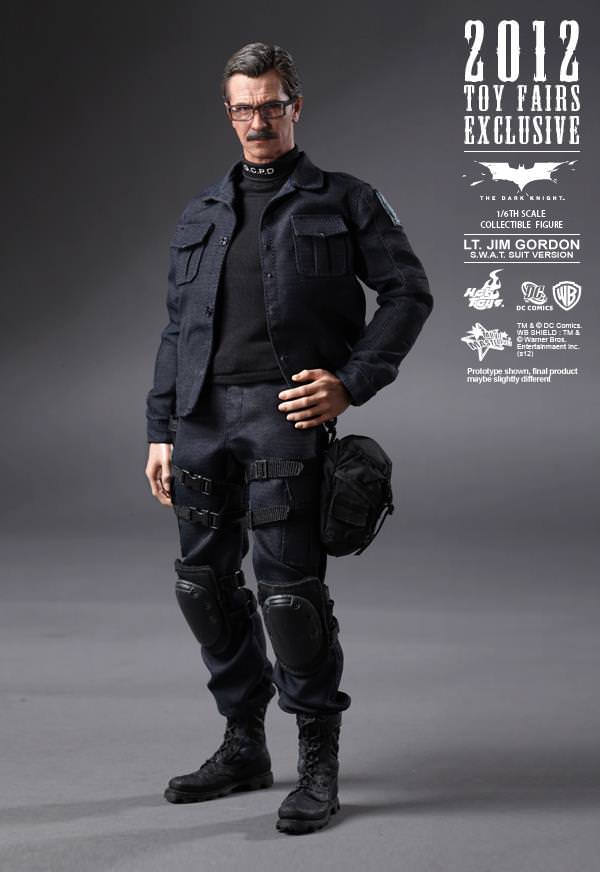 Hot Toys The Dark Knight - Lt. Jim Gordon (S.W.A.T. Suit Version) MMS182