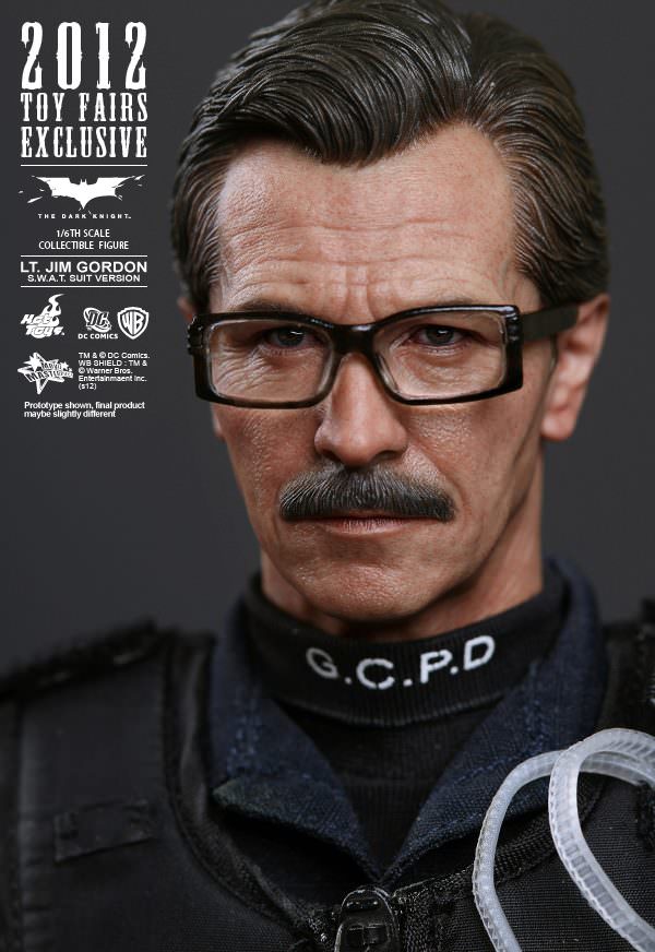 Hot Toys The Dark Knight - Lt. Jim Gordon (S.W.A.T. Suit Version) MMS182