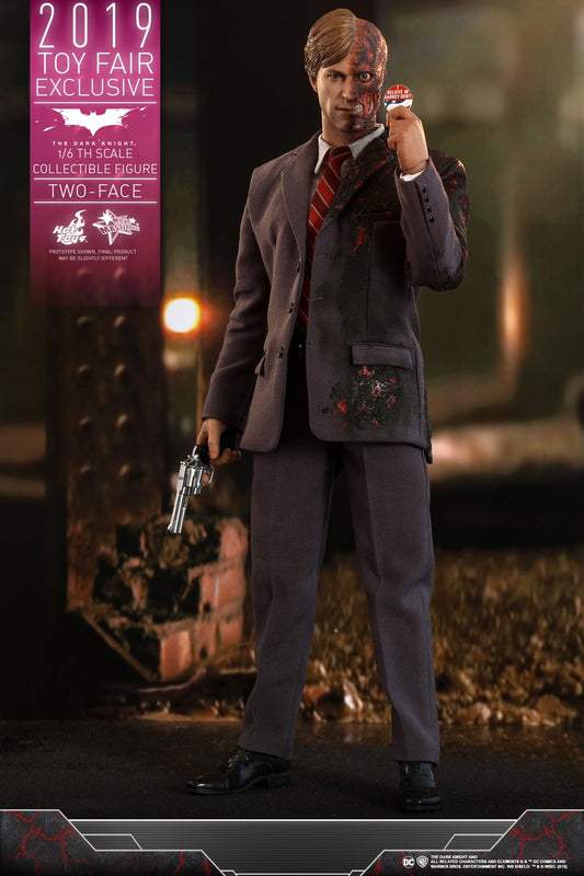 Hot Toys The Dark Knight - Two Face MMS546