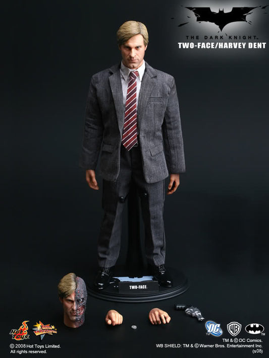 Hot Toys The Dark Knight - Two Face / Harvey Dent MMS81