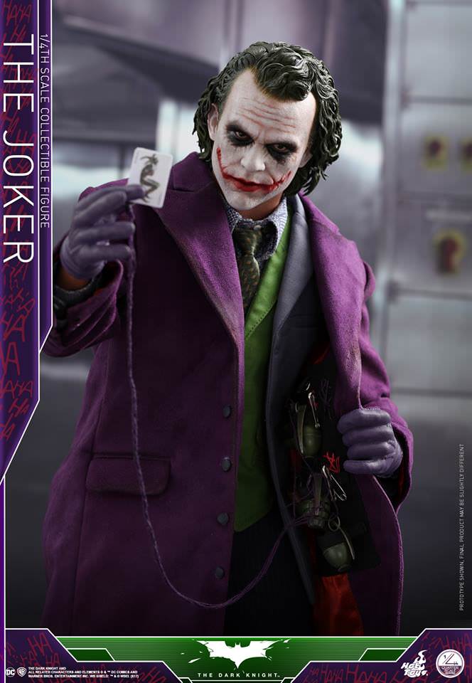 Hot Toys The Dark Knight - The Joker 1/4th (Regular Edition) QS010