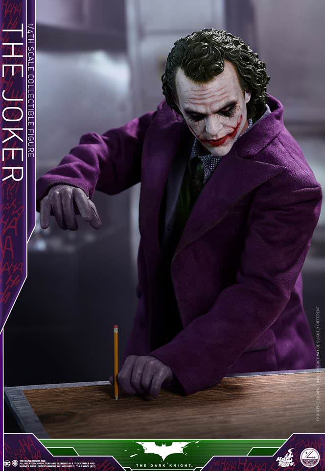 Hot Toys The Dark Knight - The Joker 1/4th (Regular Edition) QS010