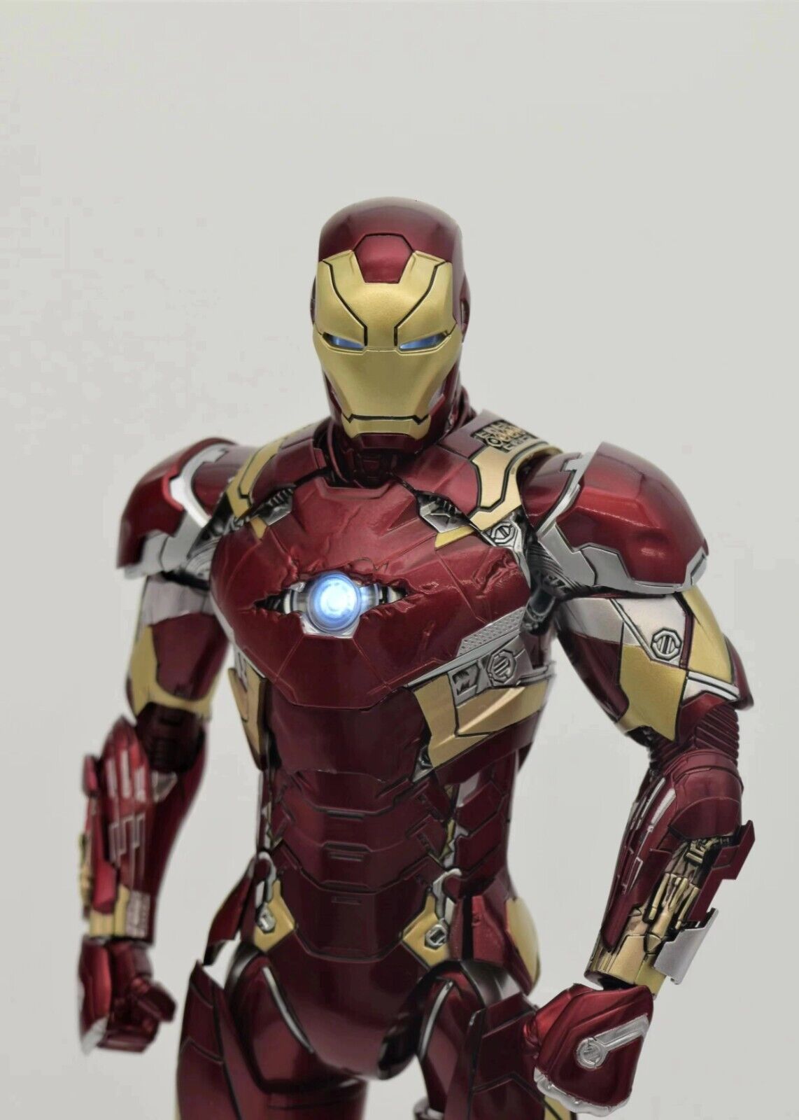 Comicave Studios 1:12 Scale Iron Man Mark XLVI Collectible Figure