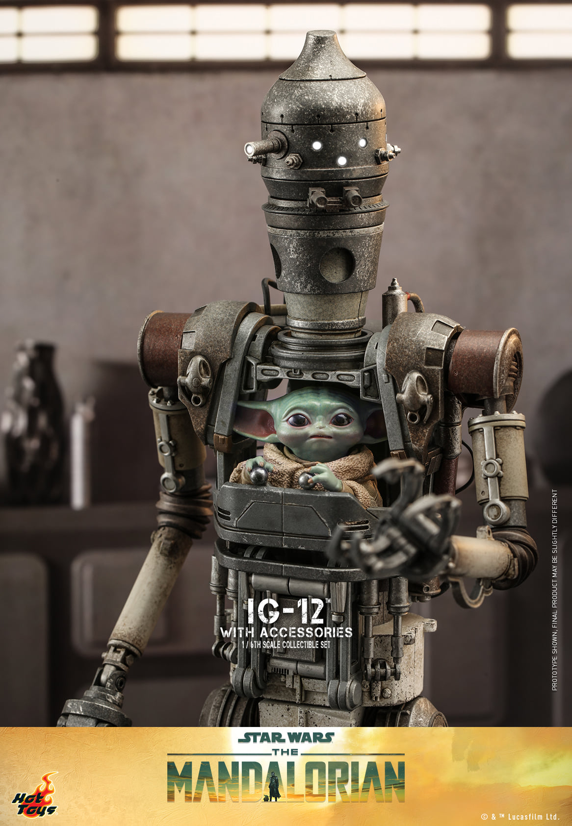 Hot Toys "Star Wars: The Mandalorian™" - IG-12™ With Accessories 1:6 Scale Collectible Set TMS105