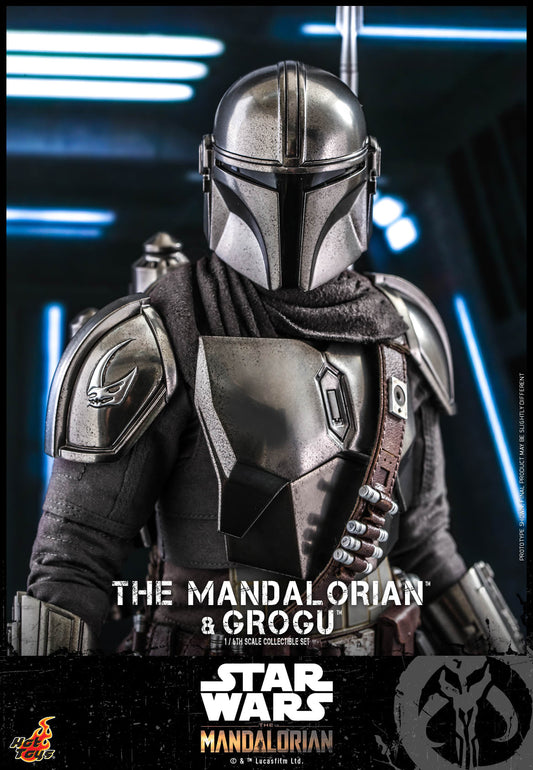 Hot Toys Star Wars: The Mandalorian™ - 1/6th scale The Mandalorian™ and Grogu™ Collectible Set TMS051