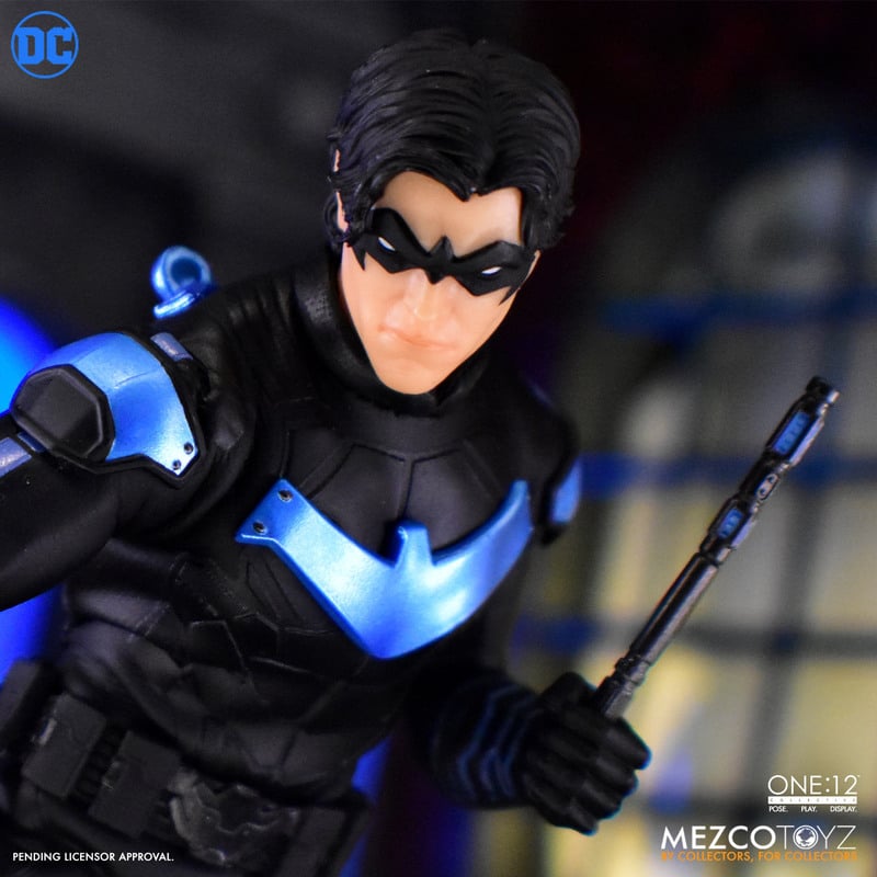 Mezco Toyz "One:12 Collective Nightwing" 1:12 Scale Collectible Figure 76575