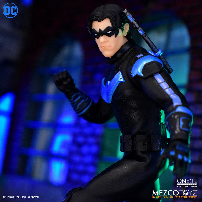 Mezco Toyz "One:12 Collective Nightwing" 1:12 Scale Collectible Figure 76575