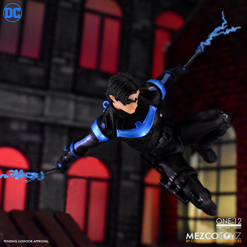 Mezco Toyz "One:12 Collective Nightwing" 1:12 Scale Collectible Figure 76575