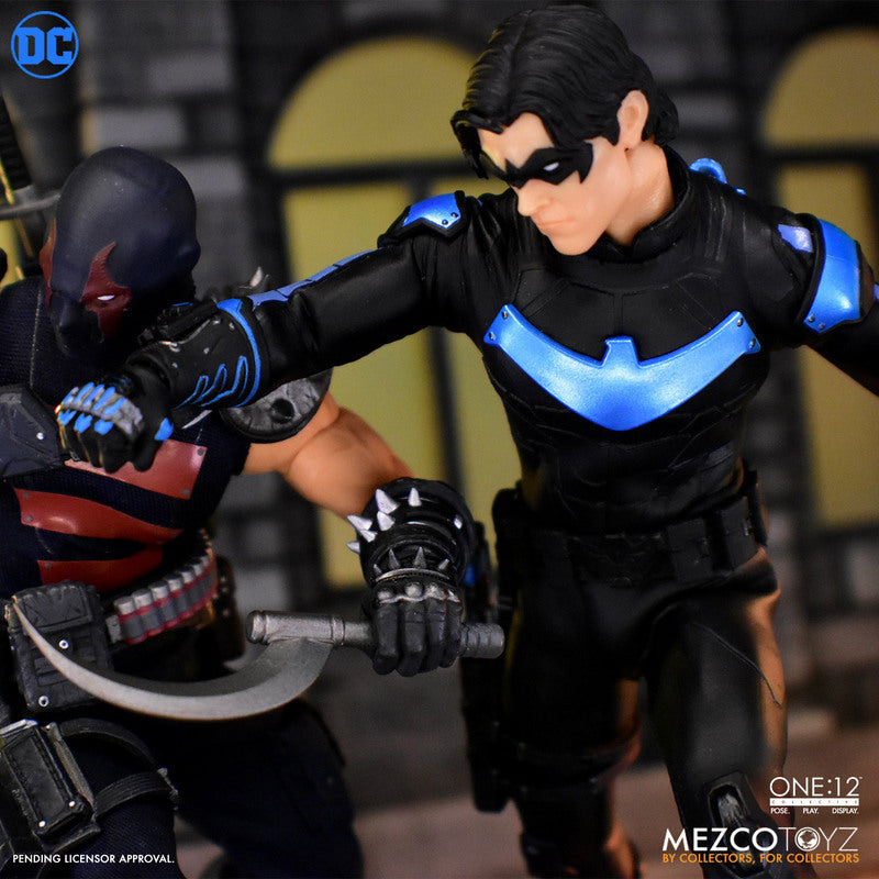 Mezco Toyz "One:12 Collective Nightwing" 1:12 Scale Collectible Figure 76575